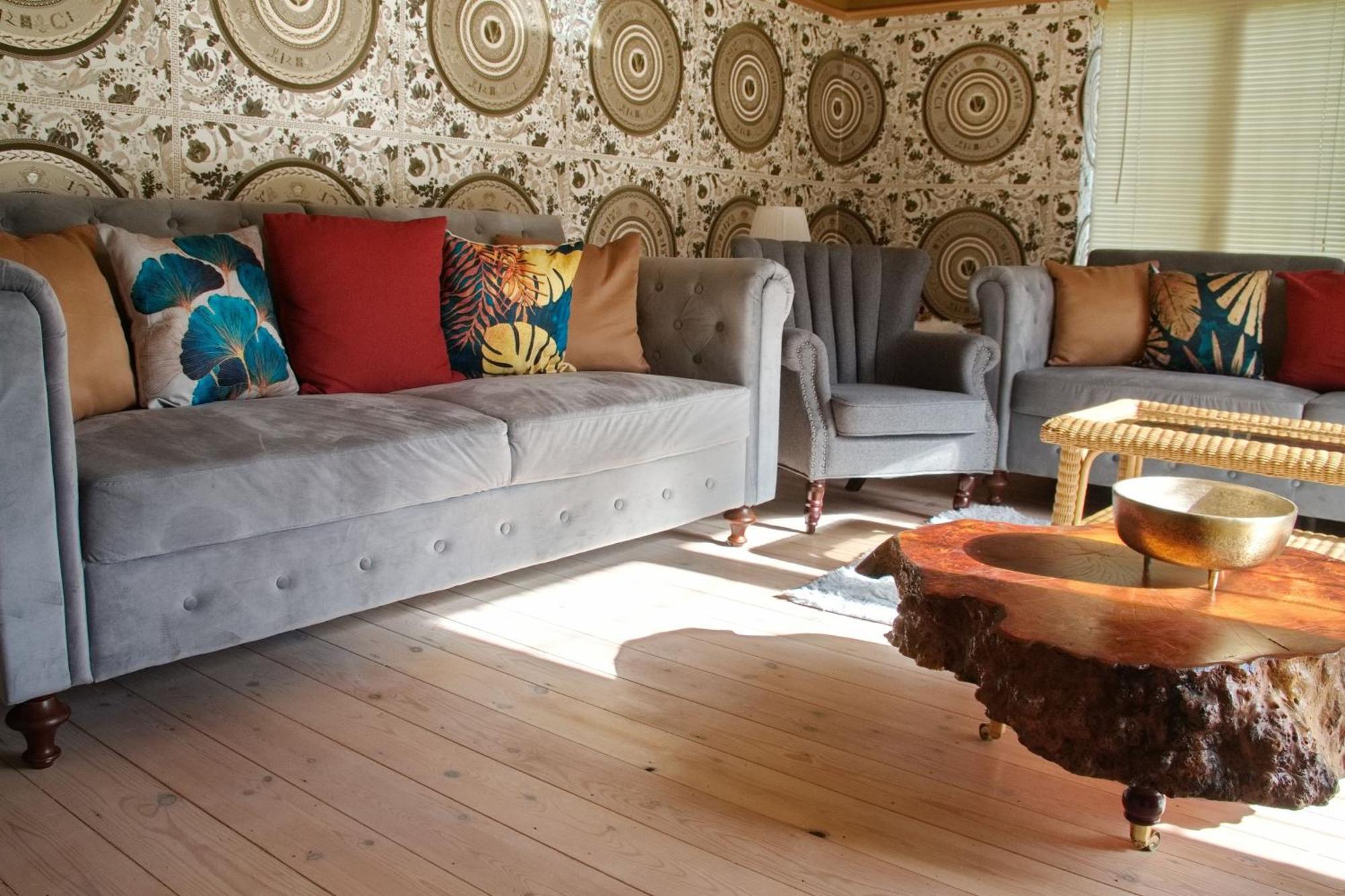 Deluxe 4 Or 5 Bed House With Hot Tub, Cinema Room Sleeps 15 サフロン・ワルデン エクステリア 写真