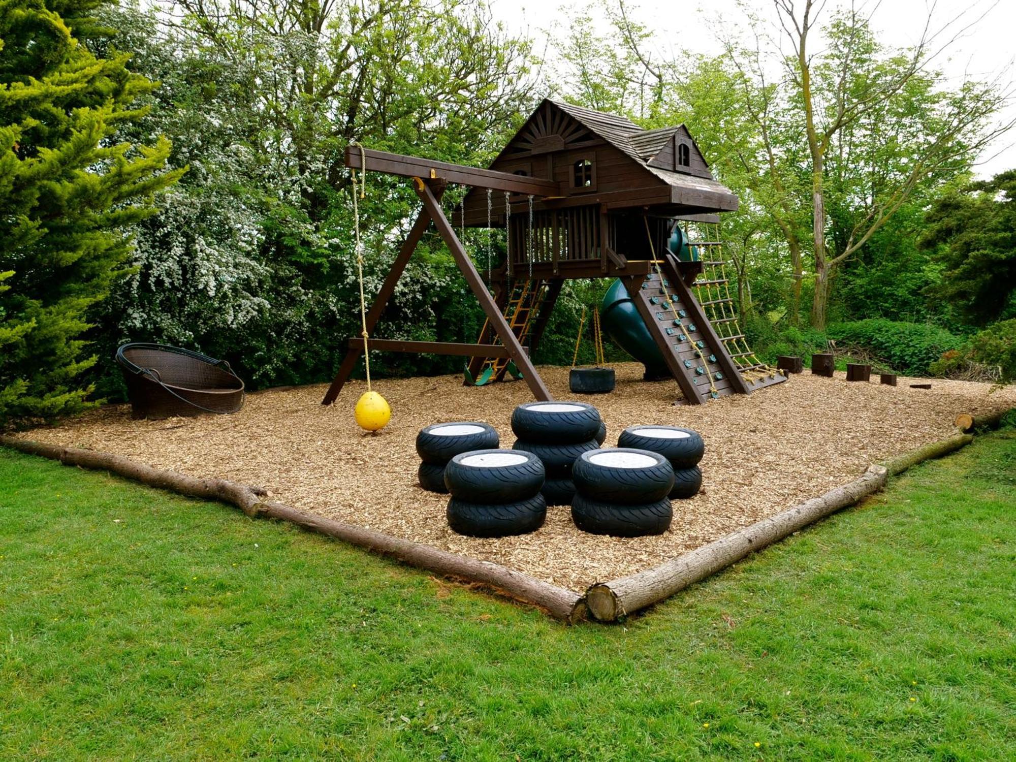 Deluxe 4 Or 5 Bed House With Hot Tub, Cinema Room Sleeps 15 サフロン・ワルデン エクステリア 写真